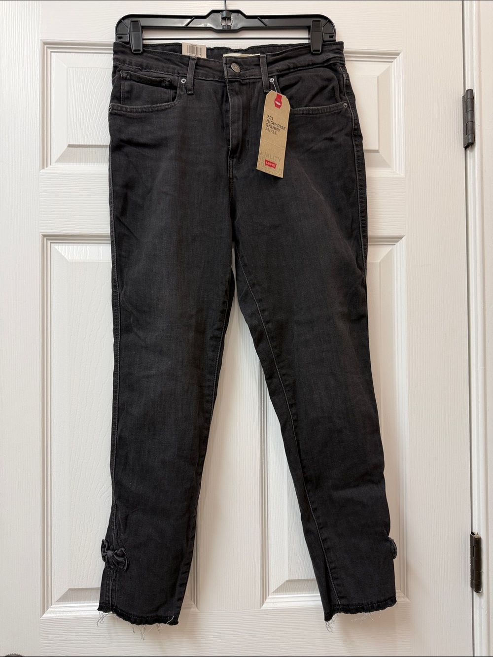 LEVI’S NWT 721 High-Rise Skinny Black Cropped Ankle Jeans